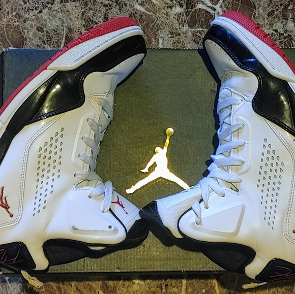 Air Jordan SC-3 Flight Basketball Sneakers - Picture 2 of 11